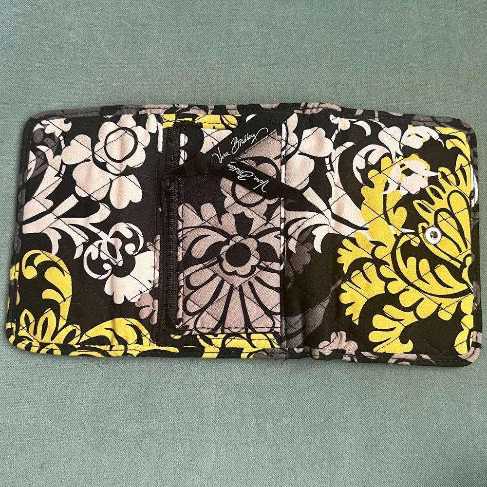 NWOT Vera Bradley Euro Wallet Black/Yellow Classic Retro Baroque Preppy Travel - Picture 3 of 7